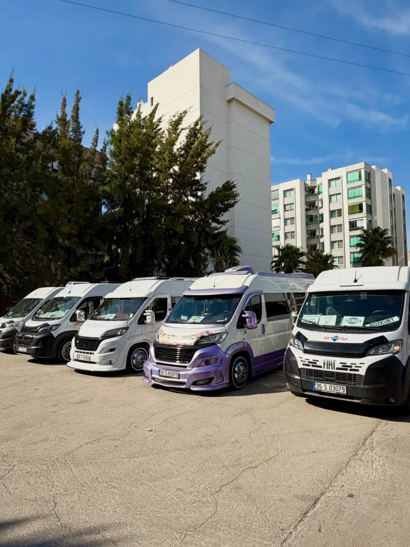 Özgür Turizm minibüs filosu