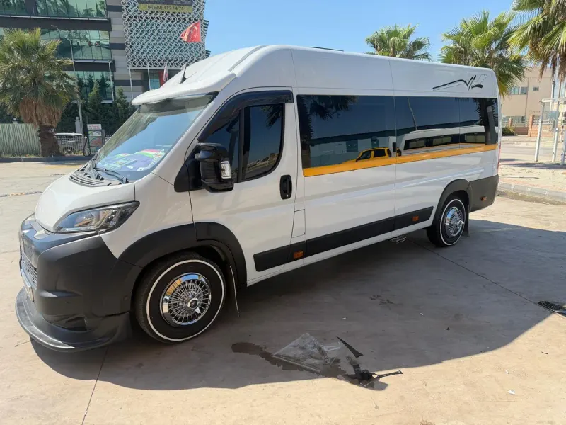 Özgür Turizm VIP transfer minibüsü