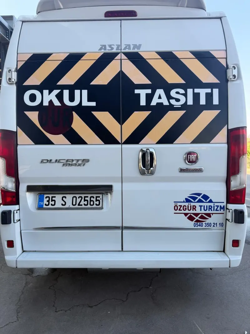 Okul taşıtı levhalı servis aracı